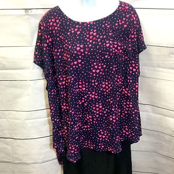 NEW! Torrid Heart Print Crepe Button Back Top-3X - Picture 4 of 6